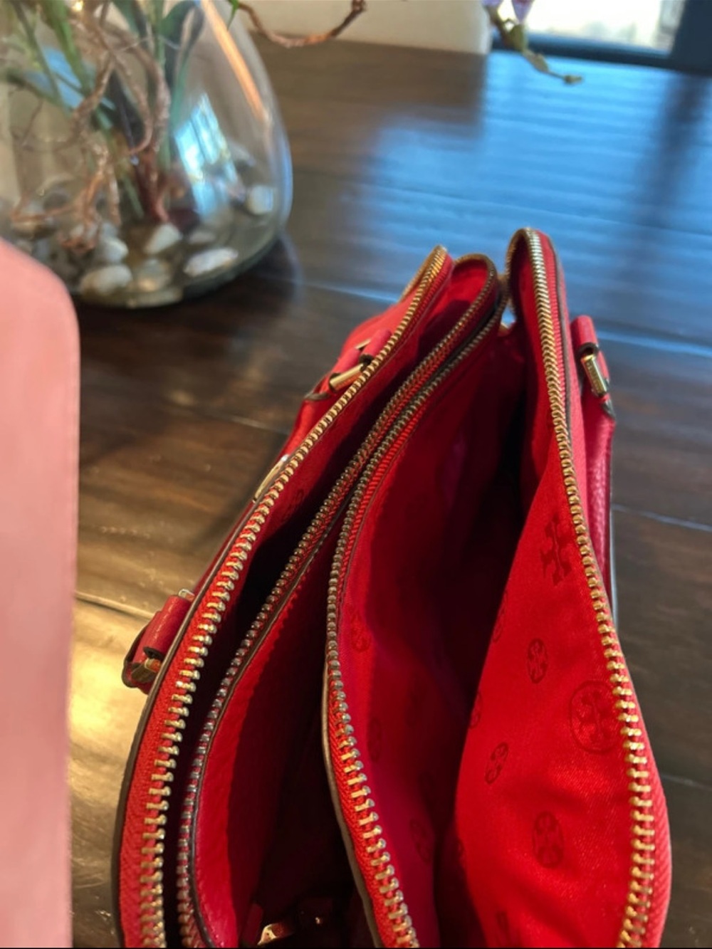 Tory Burch Red Pebbled Leather Satchel with Gold Logo - Picture 3 of 9